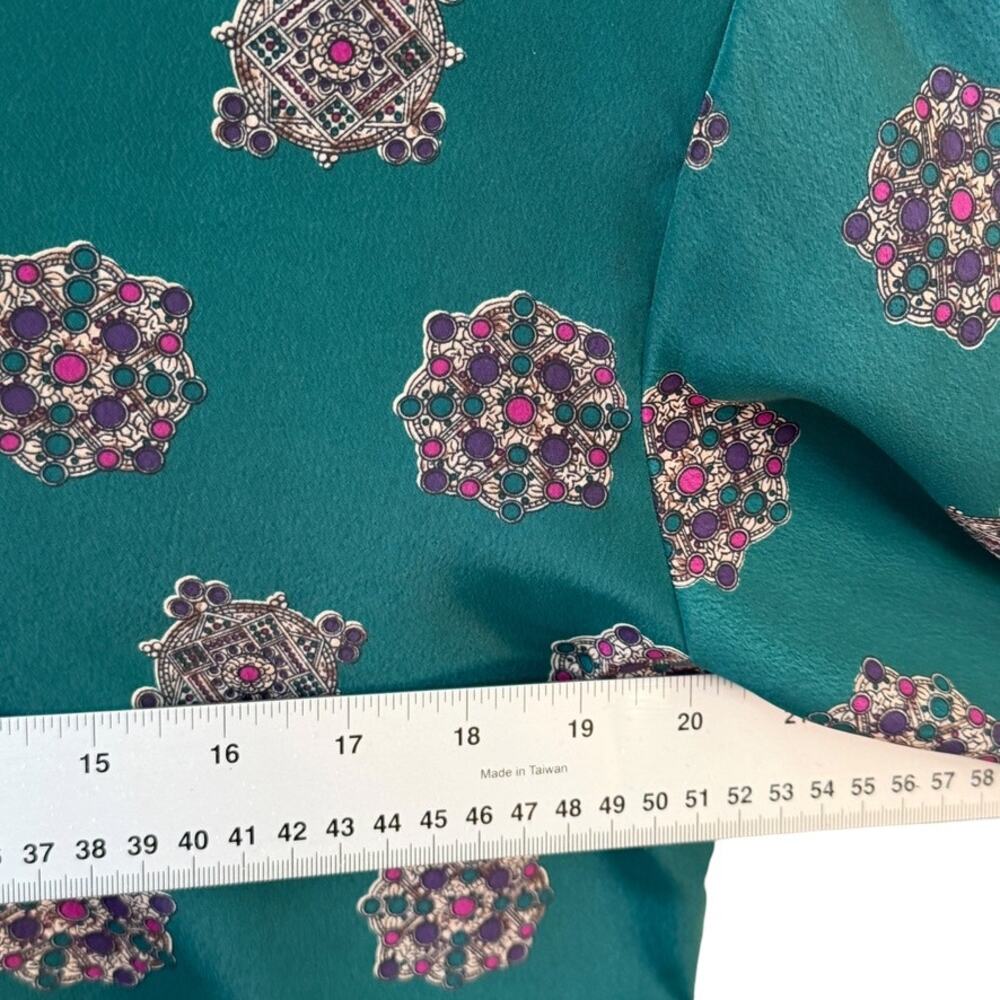 Fashion Update Blouse Womens SZ M Teal Green Medallion Geometric Silk Look Retro - Picture 7 of 11